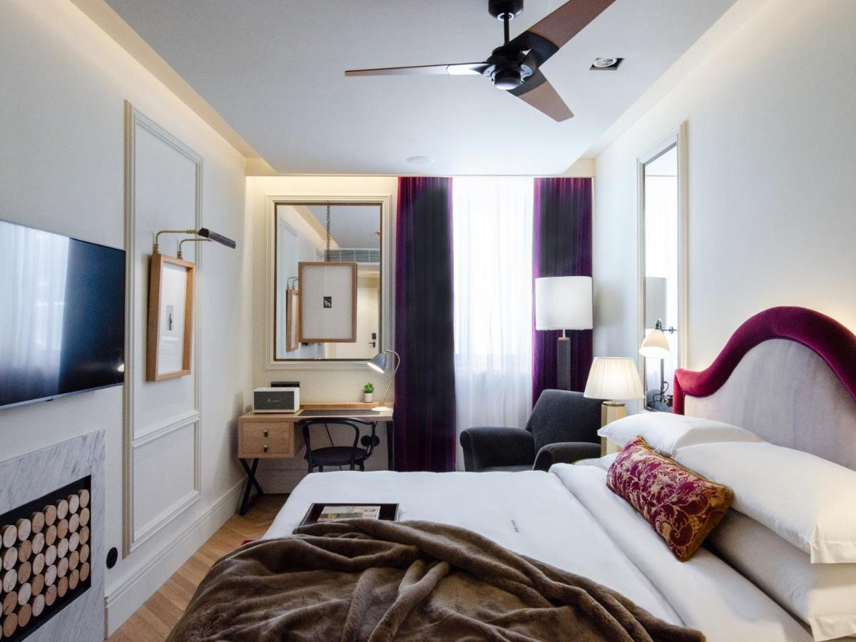 Browns Avenue Hotel Lisboa Eksteriør billede A bedroom at the Hotel