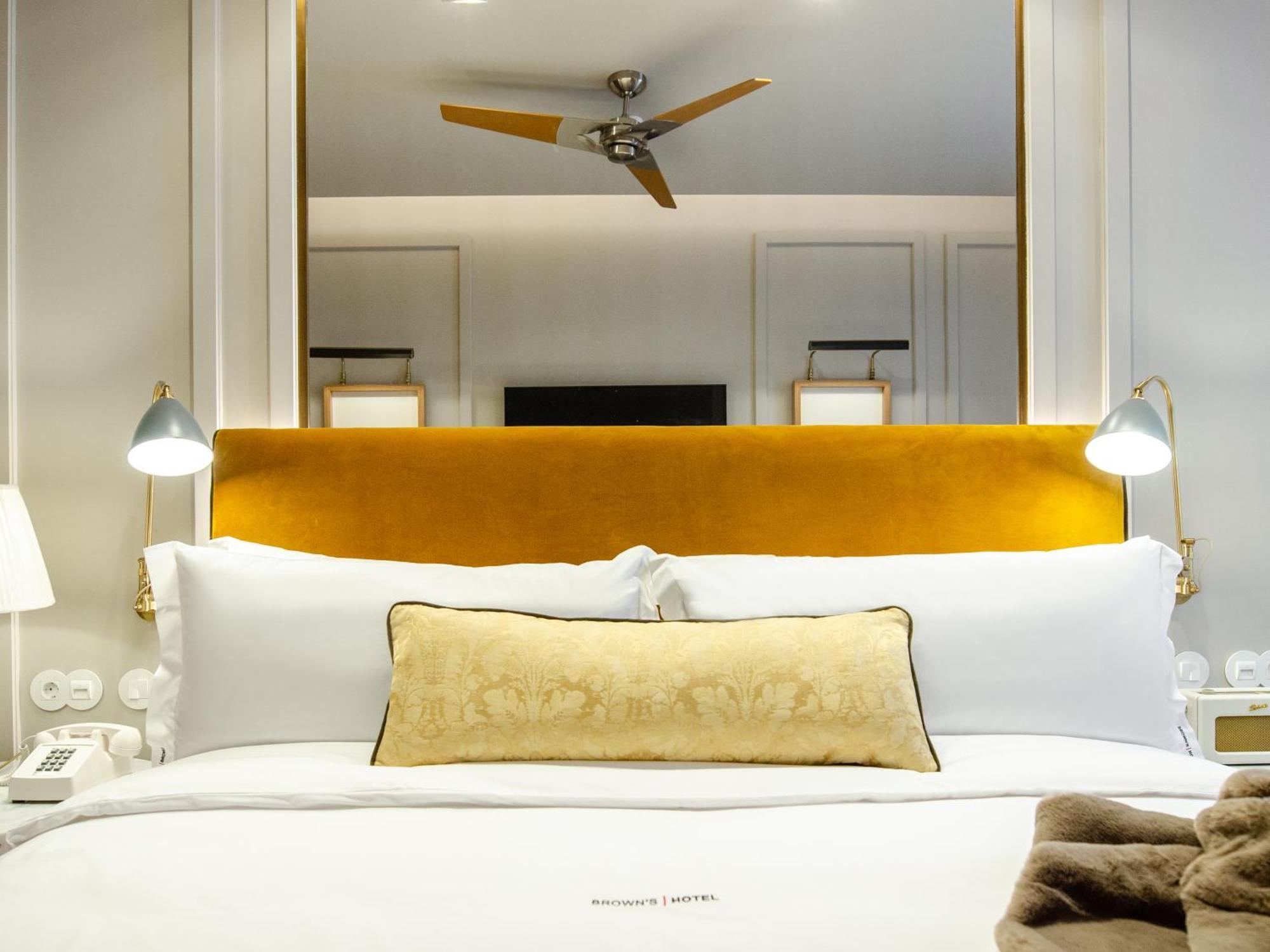 Browns Avenue Hotel Lisboa Eksteriør billede A bedroom at the hotel