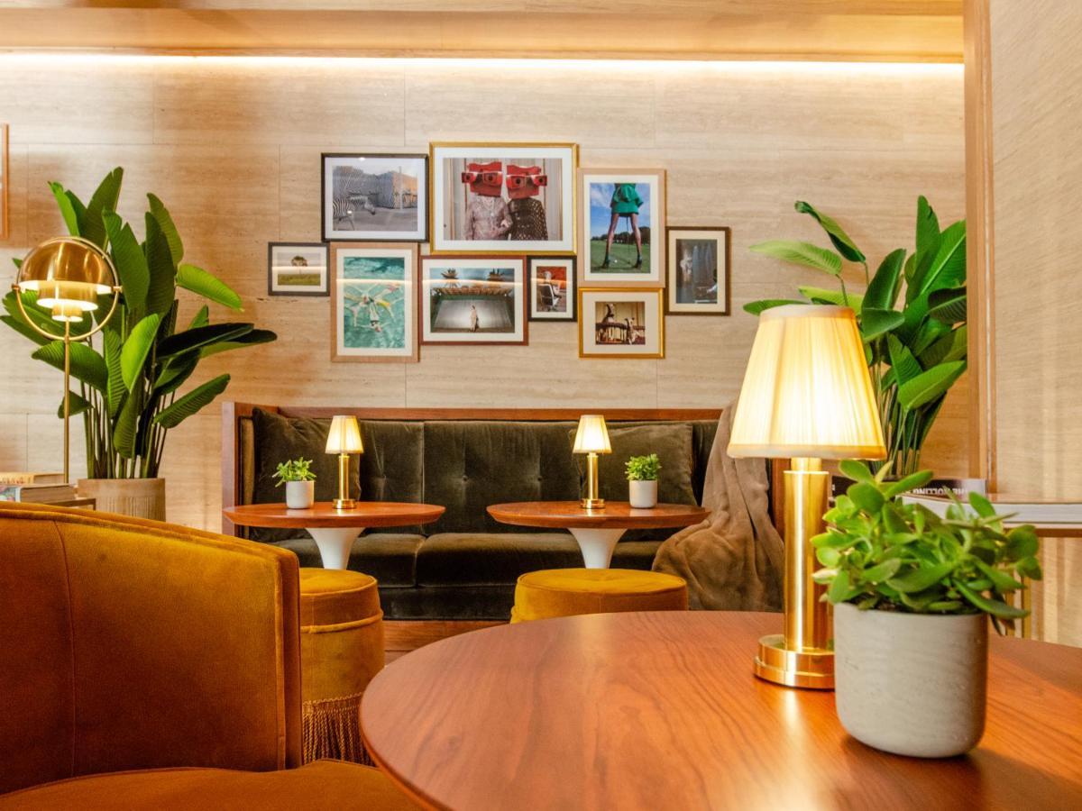 Browns Avenue Hotel Lisboa Eksteriør billede The interior of the lounge